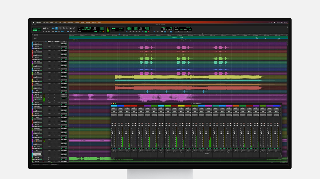 Pro Display XDR 屏幕展示音樂制作任務(wù)