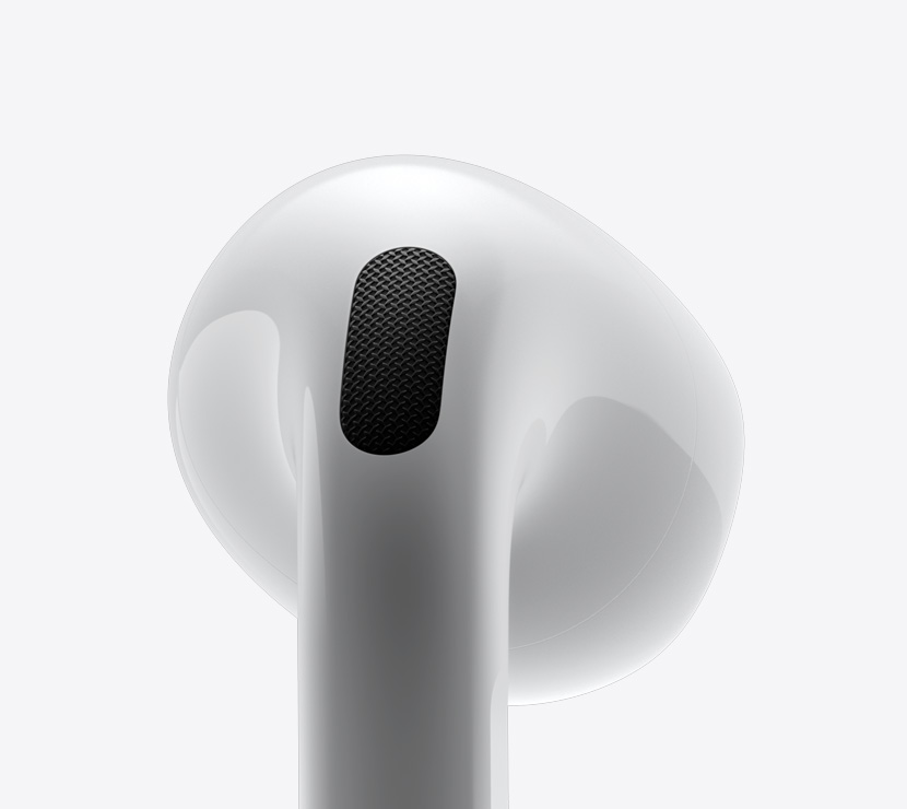 AirPods 4 的背面特寫視圖。