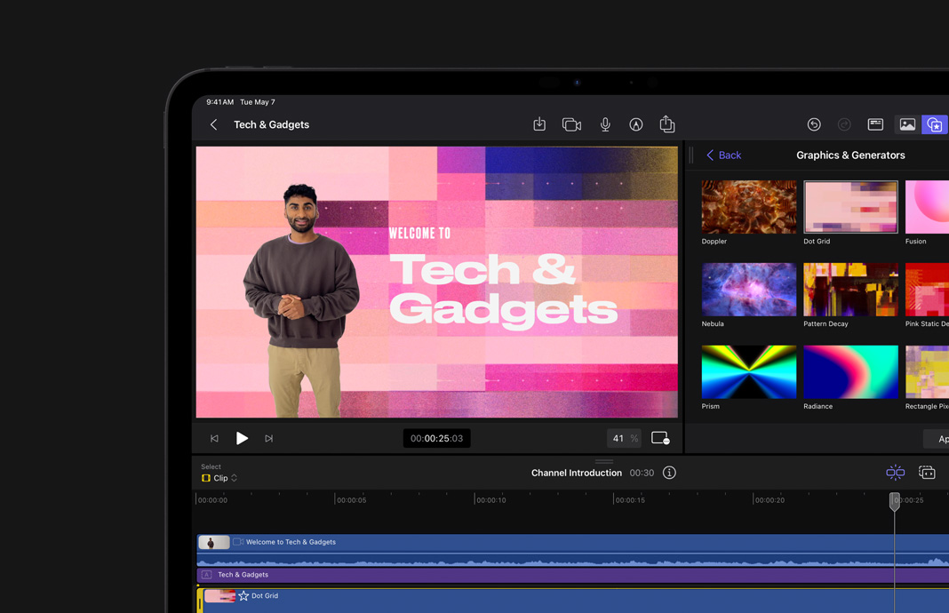 iPad Pro 上的 iPad 版 Final Cut Pro，展示名為“原子”的動態(tài)背景應用于標題上。