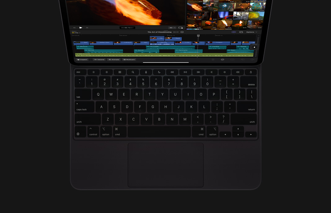 配有黑色妙控鍵盤的 iPad Pro 正在運行 iPad 版 Final Cut Pro。