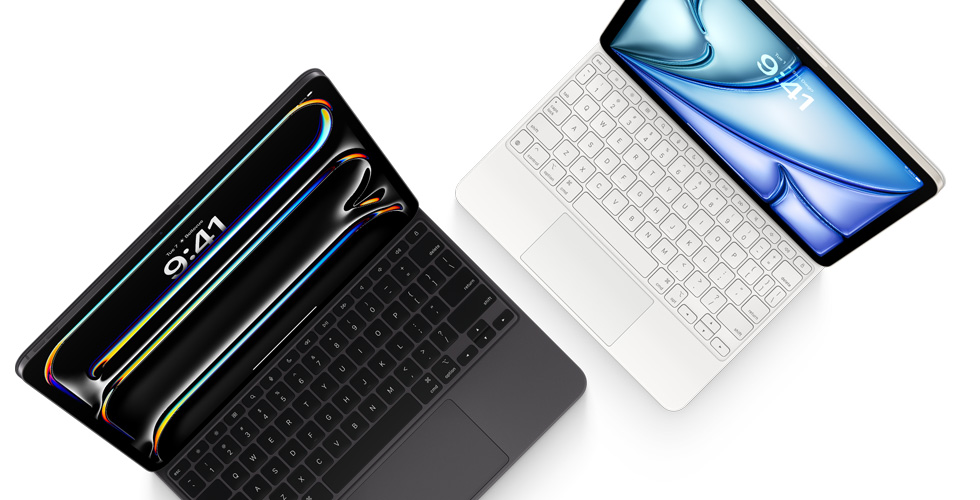 iPad Pro 連接在適用于 iPad Pro 的黑色妙控鍵盤上，iPad Air 連接在適用于 iPad Air 的白色妙控鍵盤上，以俯視視角展示設備搭配鍵盤的效果。