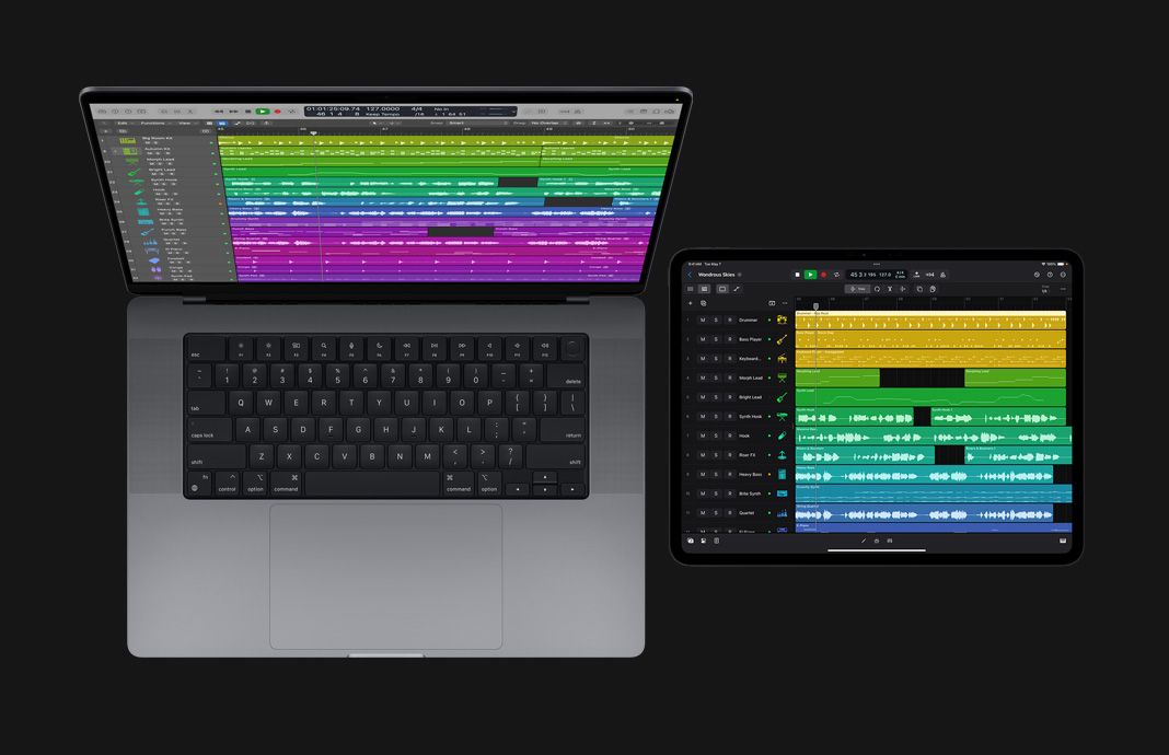 iPad Pro 與 MacBook Pro 并排擺放，兩臺設(shè)備屏幕上均顯示 Logic Pro 的畫面。
