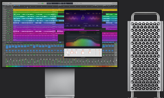 一臺 Mac Pro 旁邊的顯示器在展示一個大型多音軌 Logic Pro 項目。